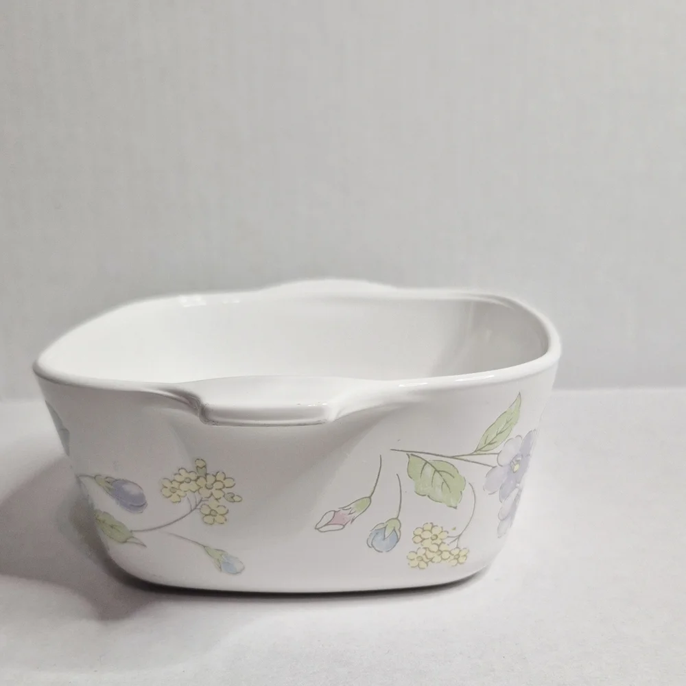 Vintage Corning Ware Pastel Bouquet Casserole Dish P-43-B‎ Pyroceram Floral